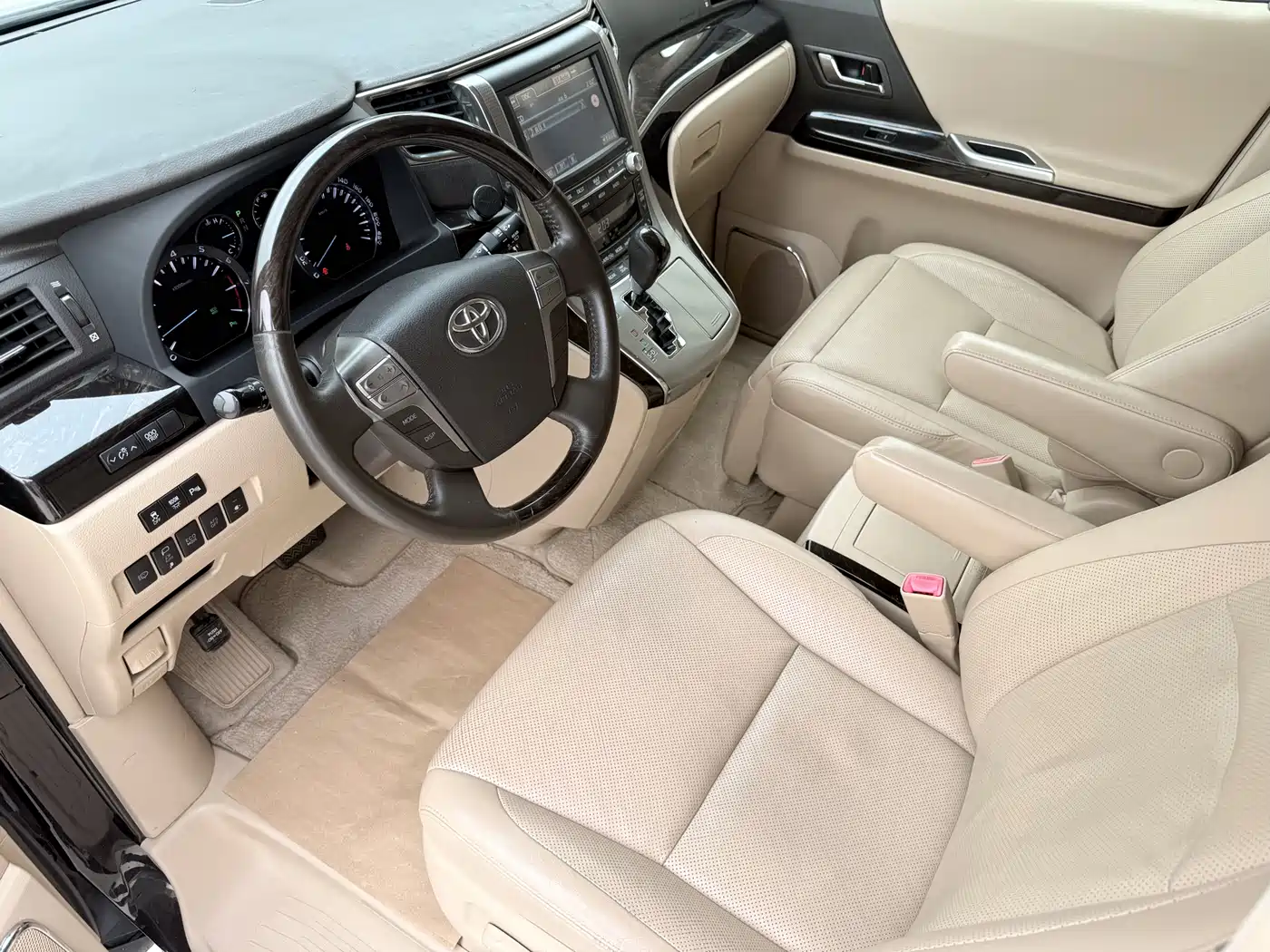 Toyota Alphard 2012 3.5L Luxury Edition фото 8