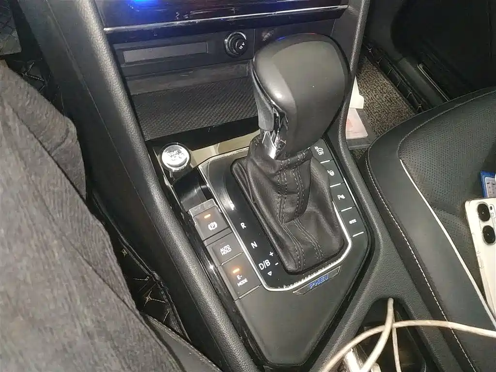 VOLKSWAGEN TIGUAN L NEW ENERGY