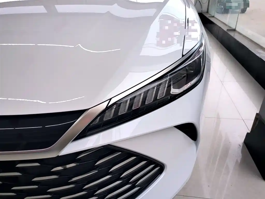 BYD Qin PLUS 2025 DM-i Smart Drive 55KM Leader фото 24