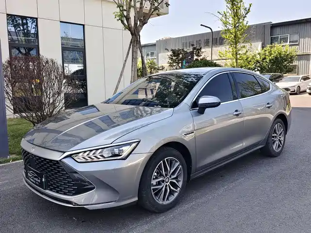 BYD Qin PLUS 2023 Champion Edition DM-i 120KM Excellence