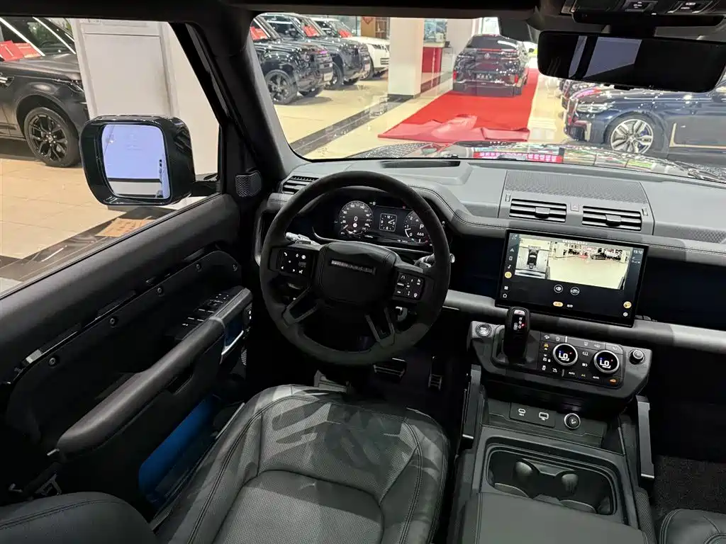 Land Rover Defender 2024 110 5.0T V8 фото 20