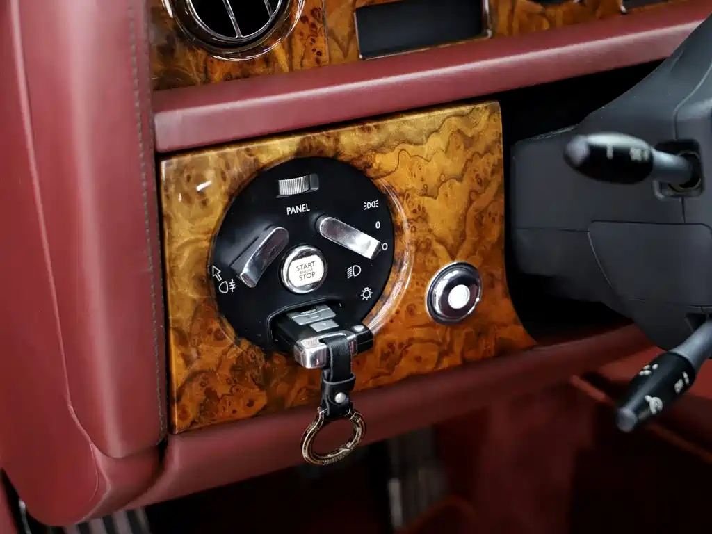Rolls-Royce Phantom 2012 2013 6.7L Standard