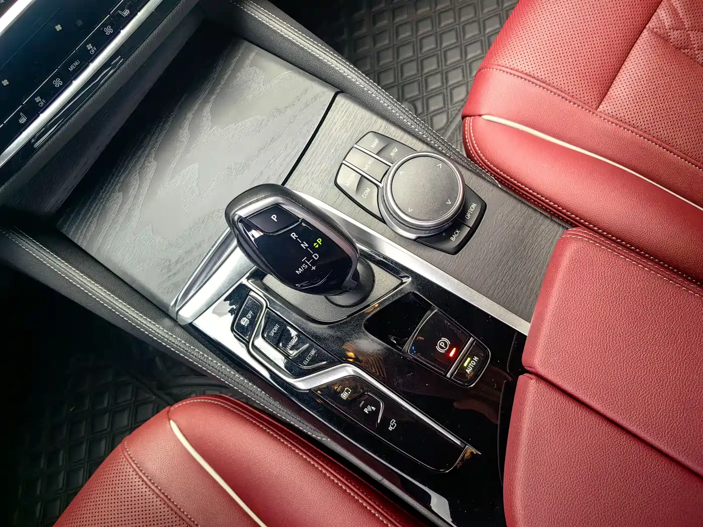 BMW 5 Series New Energy 2021 535Le M Sport Package фото 8