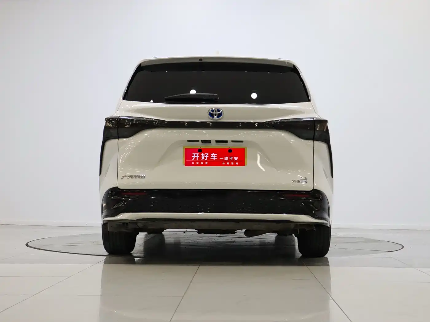 Toyota Sienna 2023 2.5L Hybrid Comfort Edition фото 4