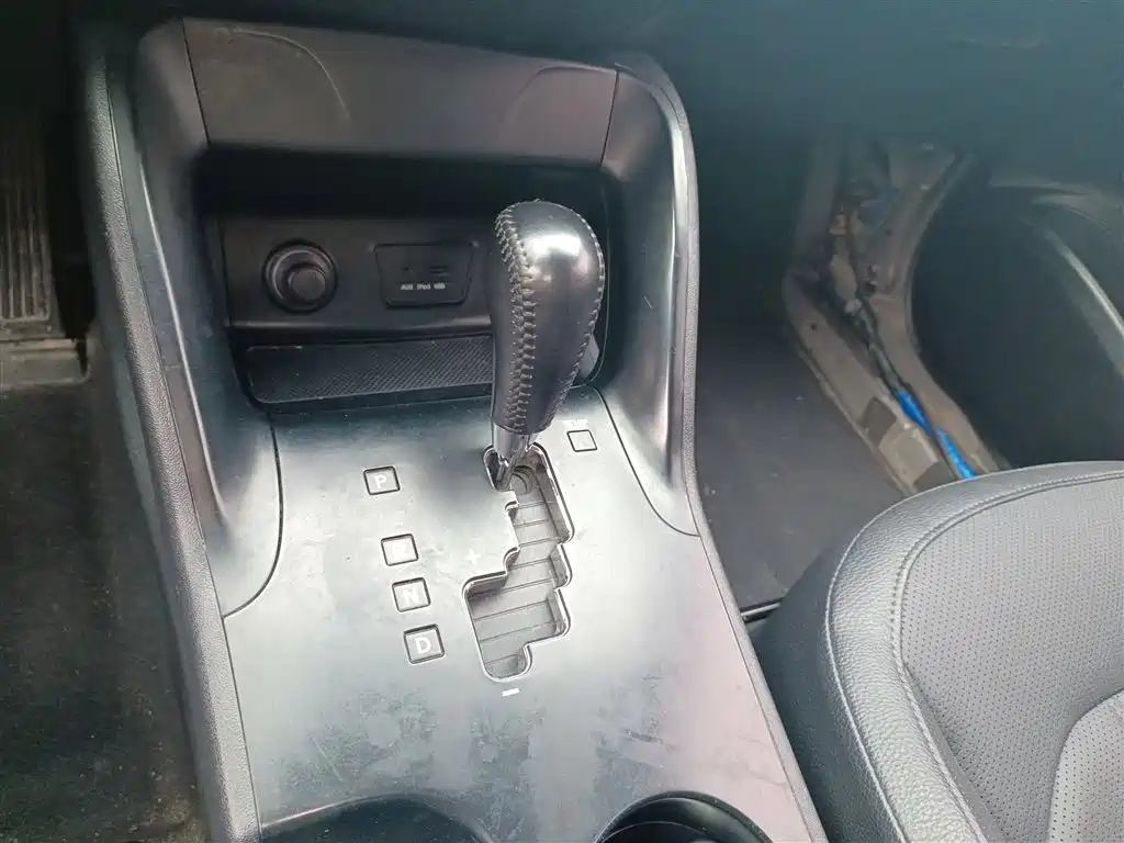 Hyundai Beijing Hyundai ix35 2015 2.0L Automatic 2WD Smart Type China IV фото 14