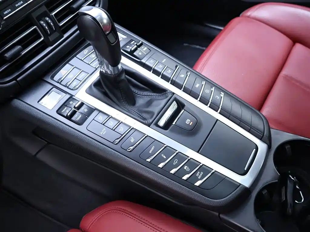Porsche Macan 2020 Macan S 3.0T фото 13