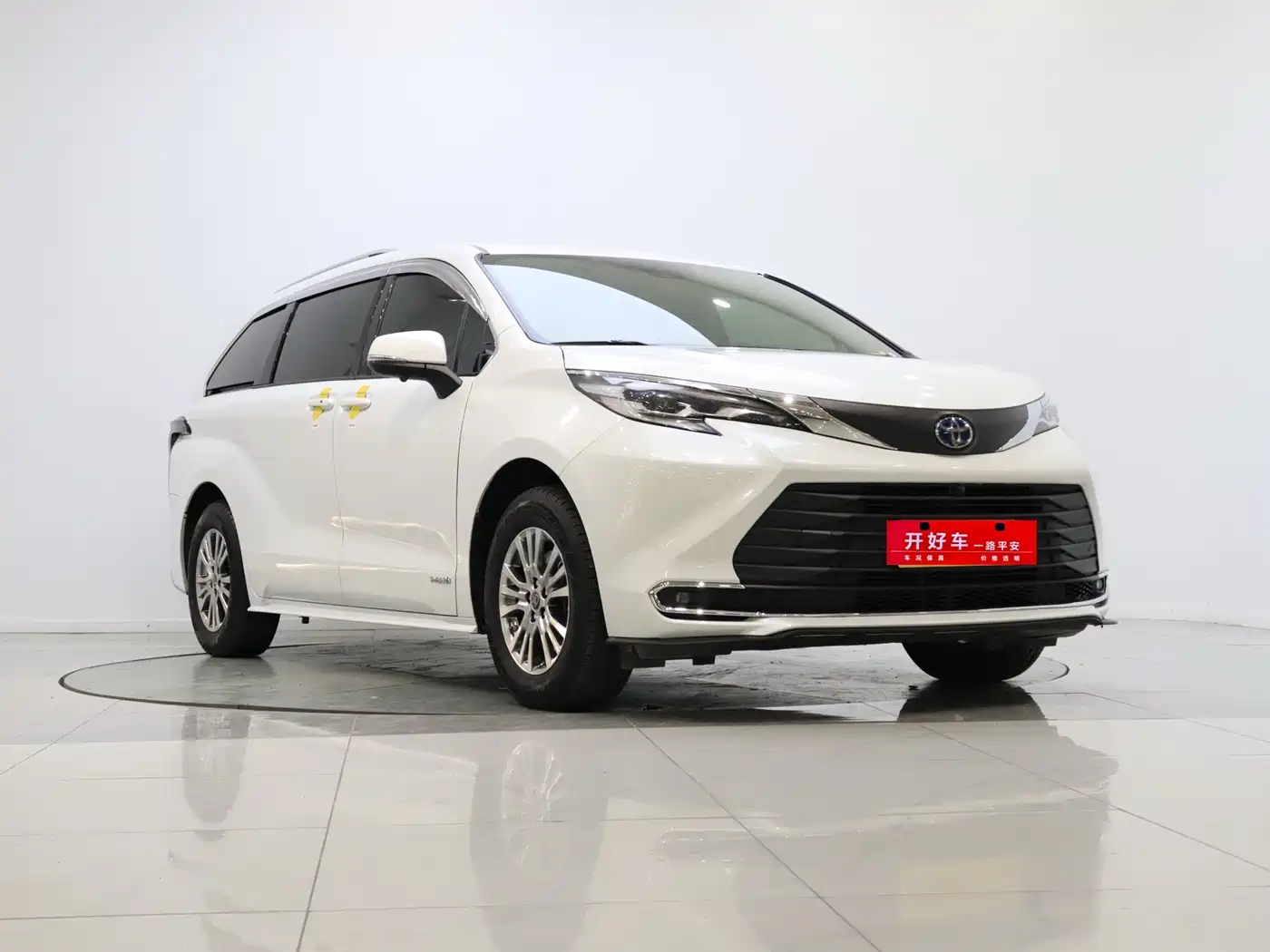 Toyota Sienna 2023 2.5L Hybrid Comfort Edition фото 6