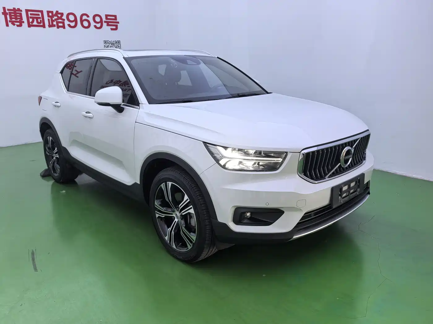 Фото 3 - Volvo XC40