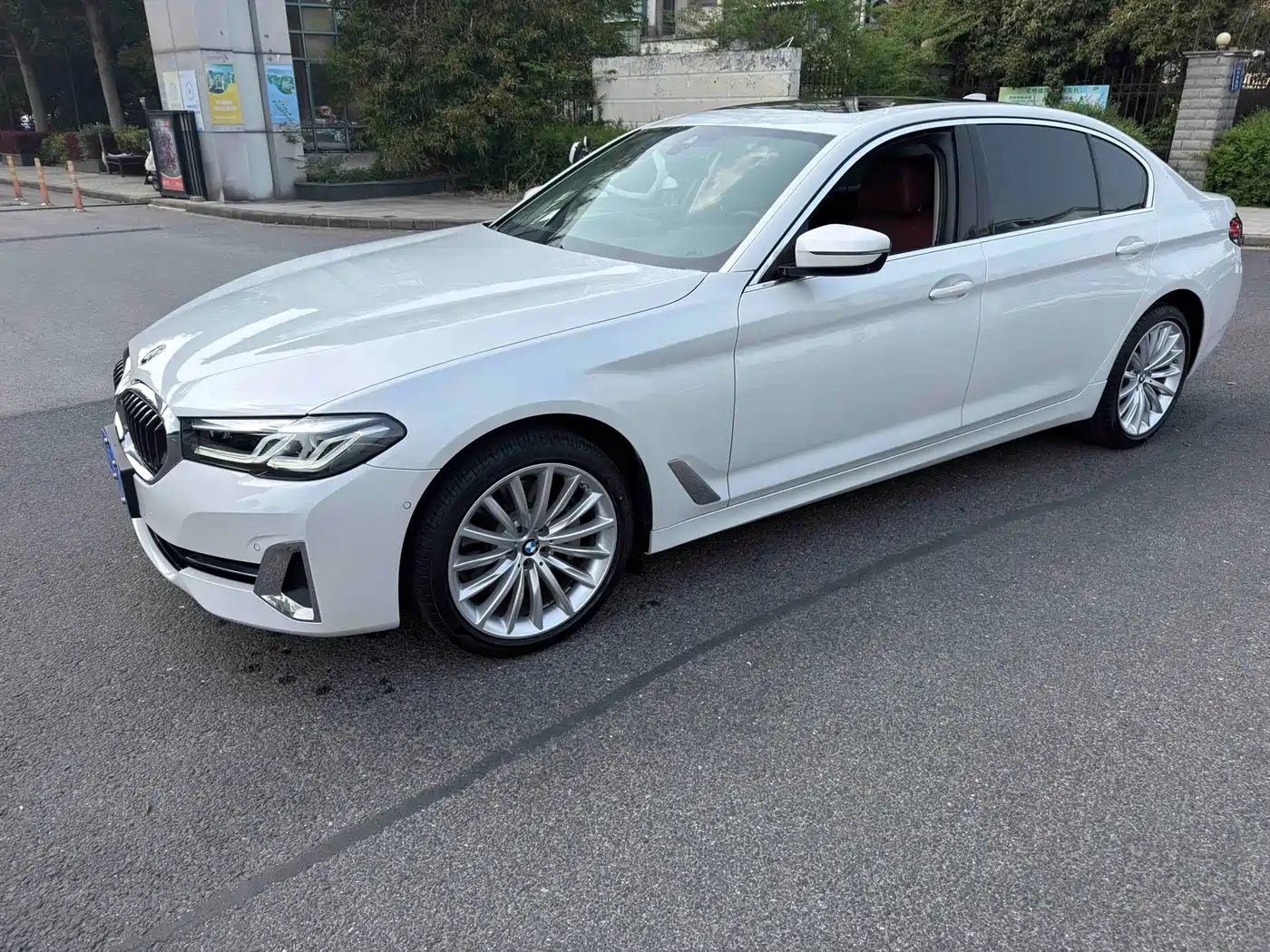 BMW 5 Series 2022 530Li Exclusive Luxury Package фото 2