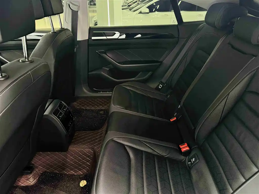 Volkswagen FAW-Volkswagen CC 2021 380TSI Eye-catching Edition фото 19
