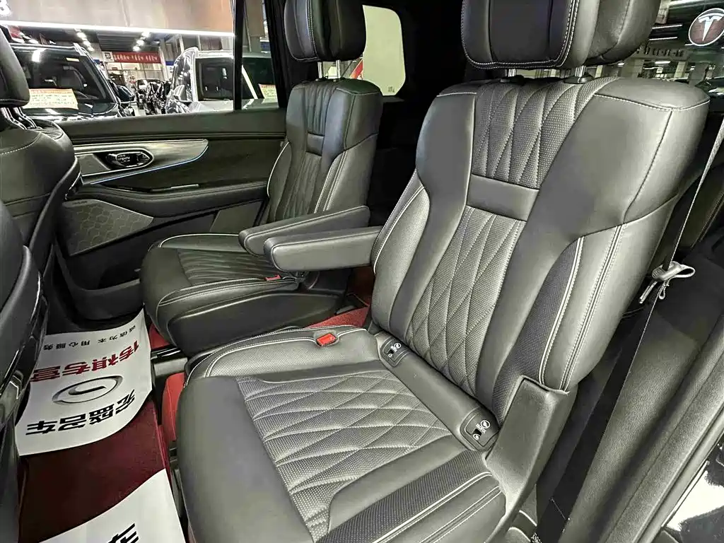 GAC Trumpchi Trumpchi GS8 2022 Dual Engine Series 2.0TM 4WD Flagship Edition (6-Seater) фото 27