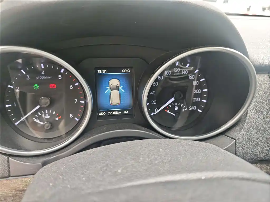 Haval H8 2015 2.0T FWD Elite фото 8