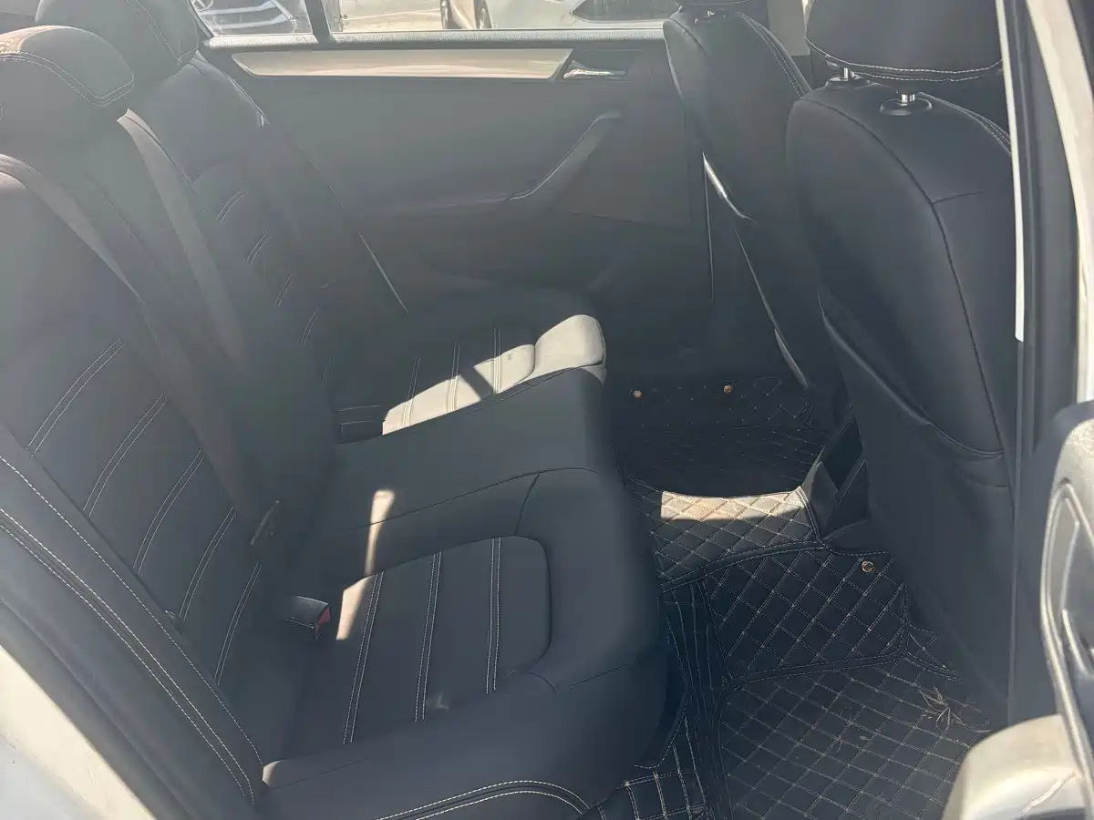 Škoda Rapid 2018 1.6L Automatic Comfort Edition фото 6