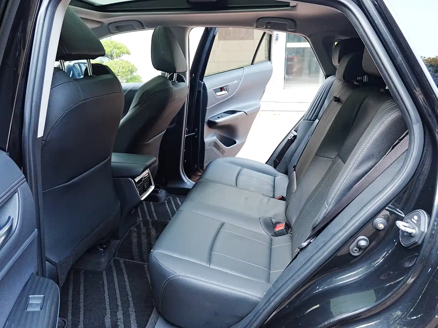 Toyota Lingfang HARRIER 2022 2.0L CVT 2WD Premium Edition фото 15