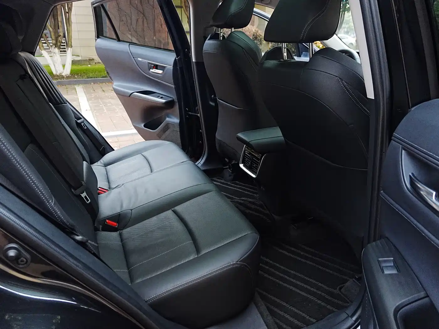 Toyota Lingfang HARRIER 2022 2.0L CVT 2WD Premium Edition фото 12