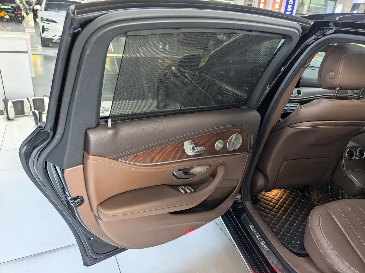 MERCEDES-BENZ E CLASS