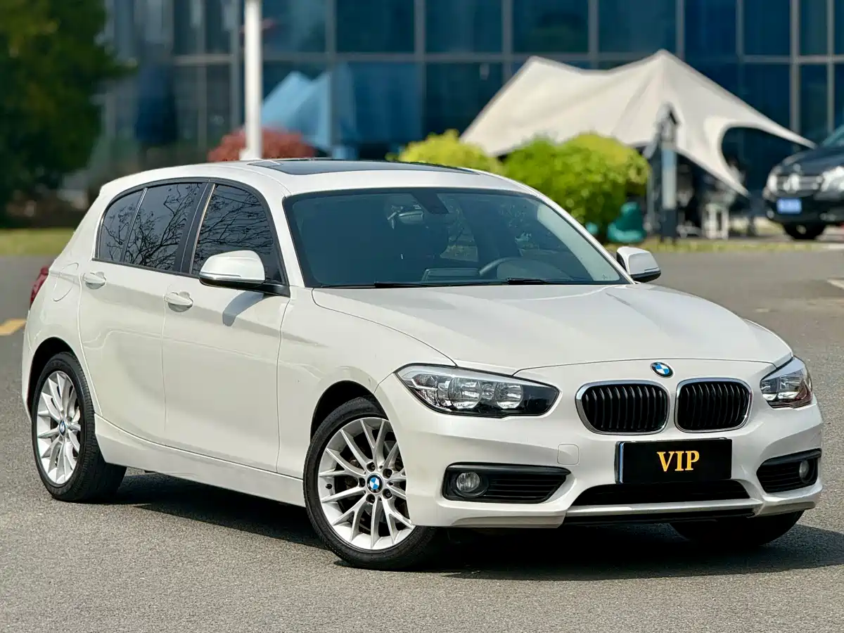 BMW 1 Series (Import) 2015 120i Leading фото 3