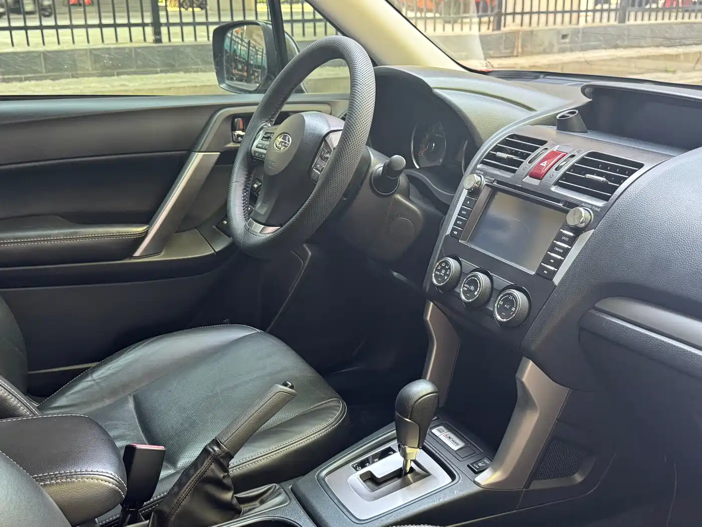 Subaru Forester 2014 2.5i Automatic Elite Edition фото 16