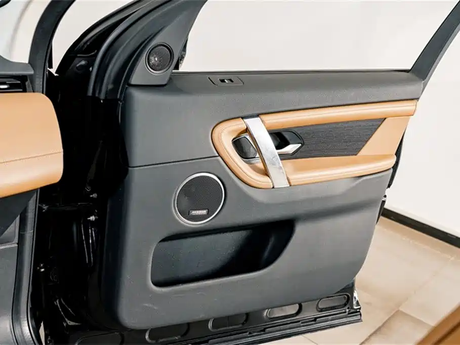 Land Rover Discovery Sport 2024 Luxury Custom Edition фото 15