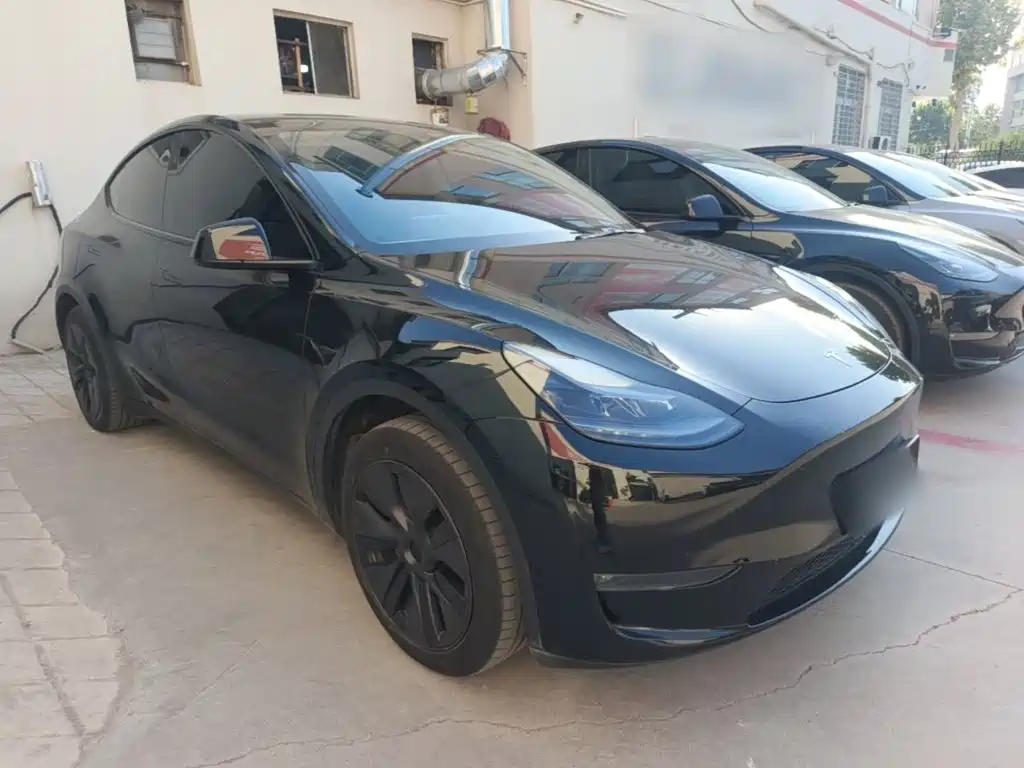 Фото 4 - Tesla Model Y