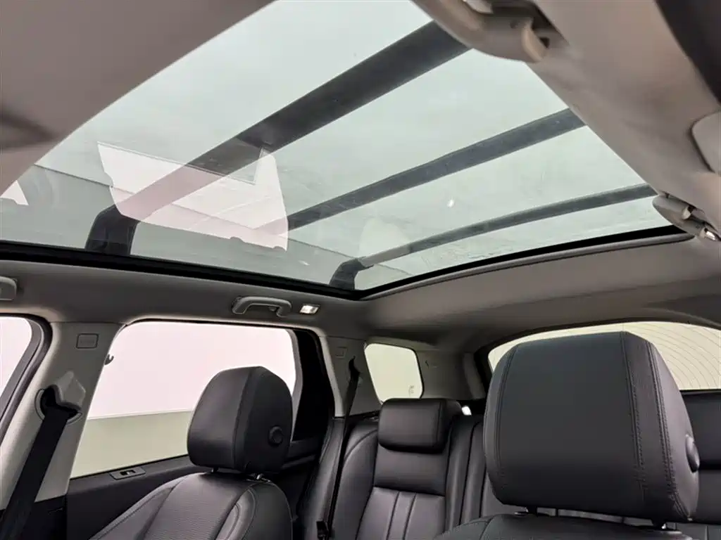 Land Rover Discovery Sport 2019 240PS SE Edition China VI фото 19