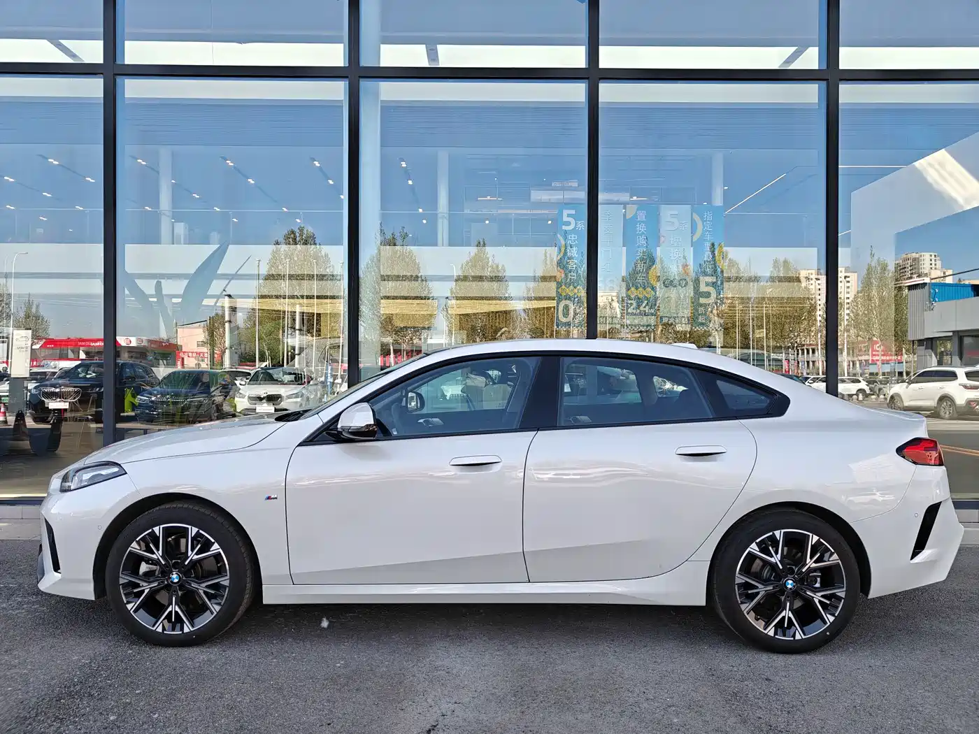 BMW 2 Series 2025 225L M Sport Package фото 16