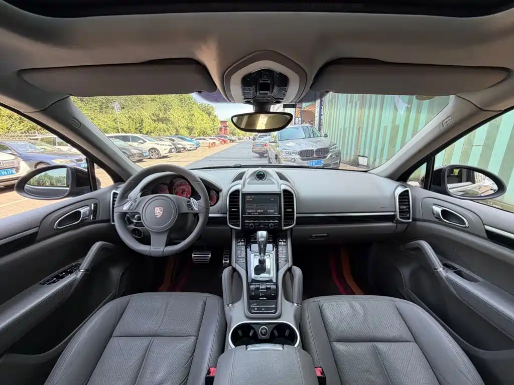 Фото 4 - Porsche Cayenne