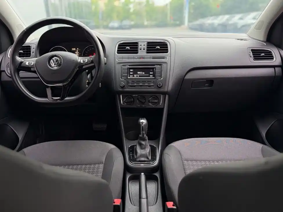 Volkswagen Polo 2016 2016 1.6L Automatic Comfort