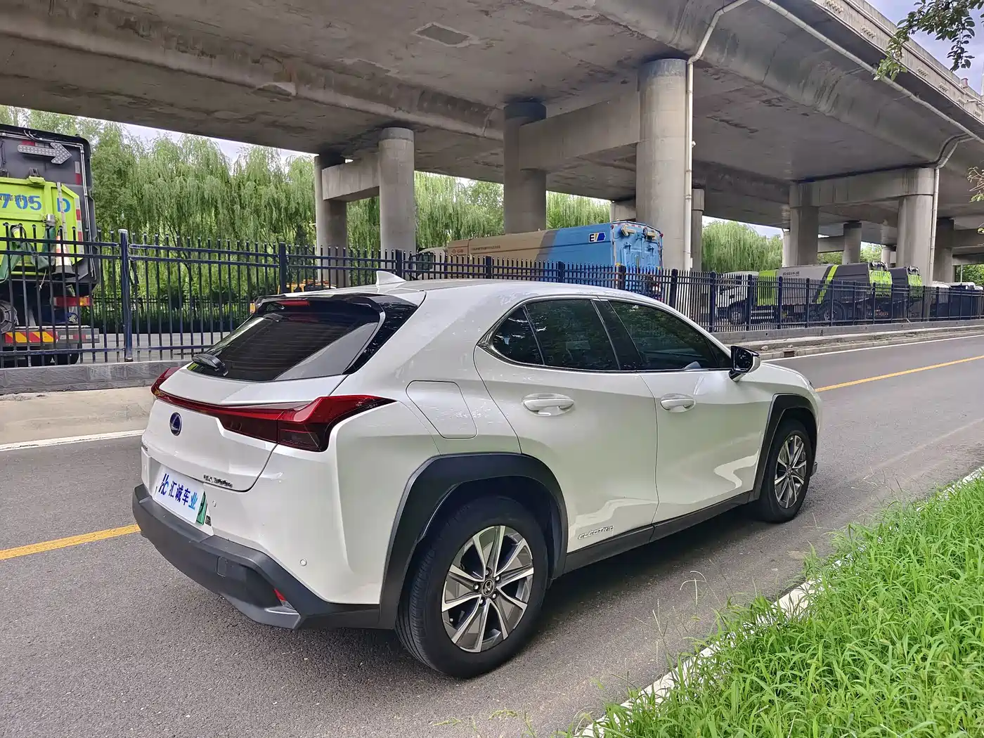 Lexus UX Electric 2023 2020 300e Pure Yue Edition