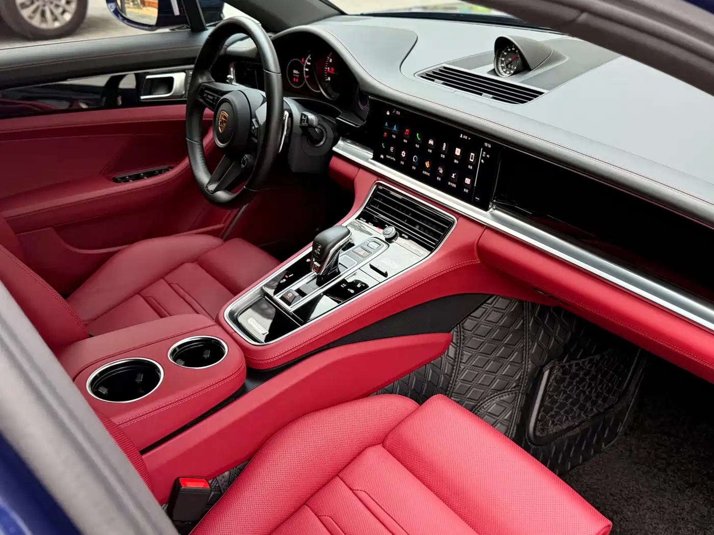 Фото 6 - Porsche Panamera