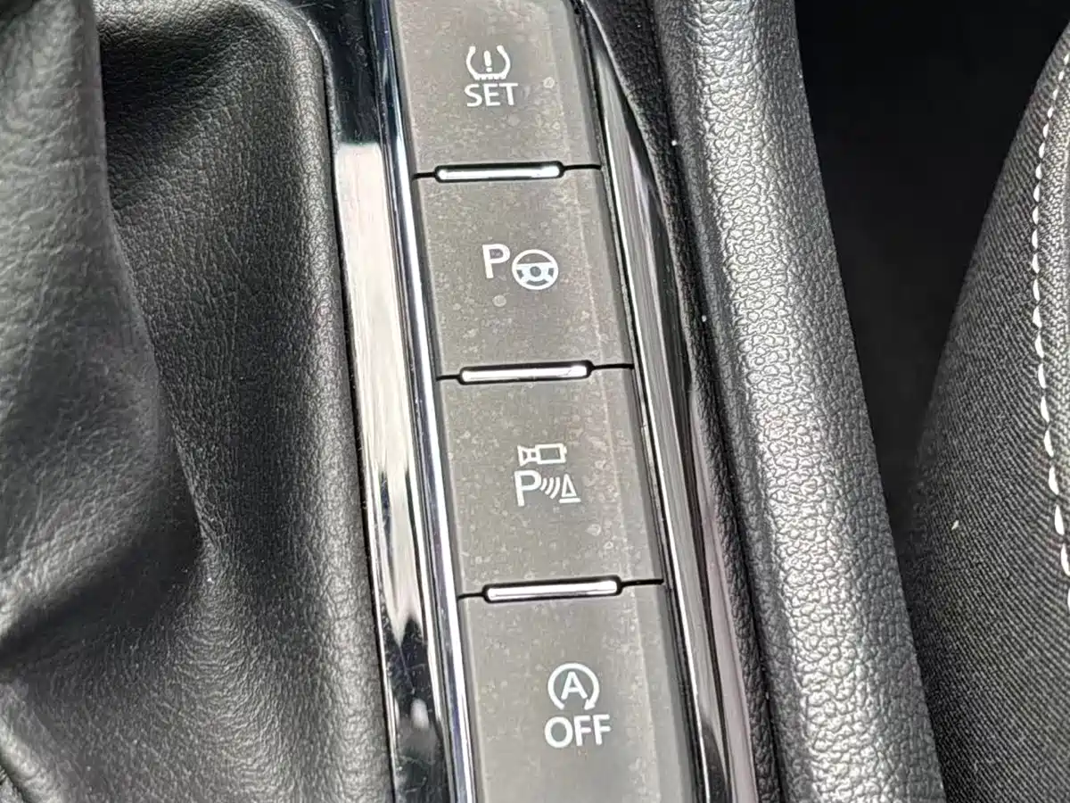 Volkswagen Tiguan L 2020 330TSI Auto 2WD R-Line Flagship China VI фото 11
