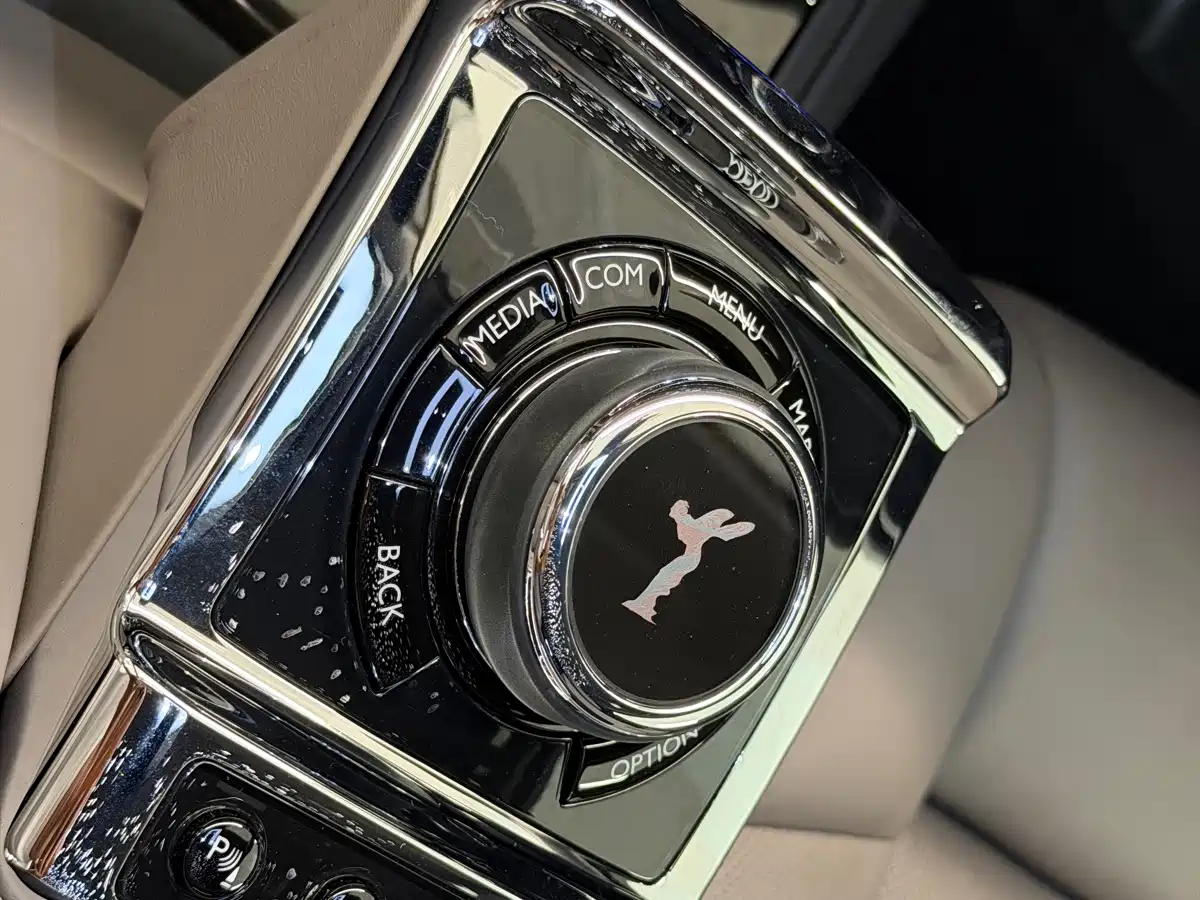 Rolls-Royce Phantom 2019 2018 6.7T Long Wheelbase Version