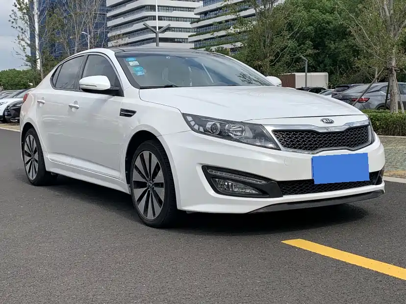 Kia K5 2012 2.0L Automatic DLX-2 фото 3
