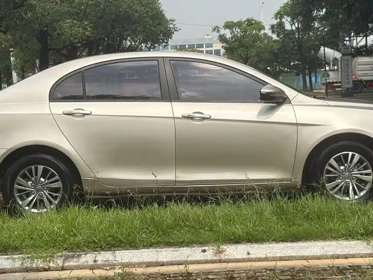 Фото 5 - Geely Emgrand