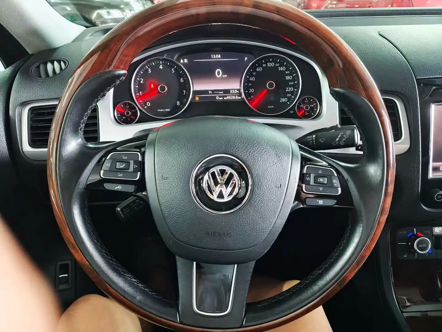 Фото 7 - Volkswagen Touareg