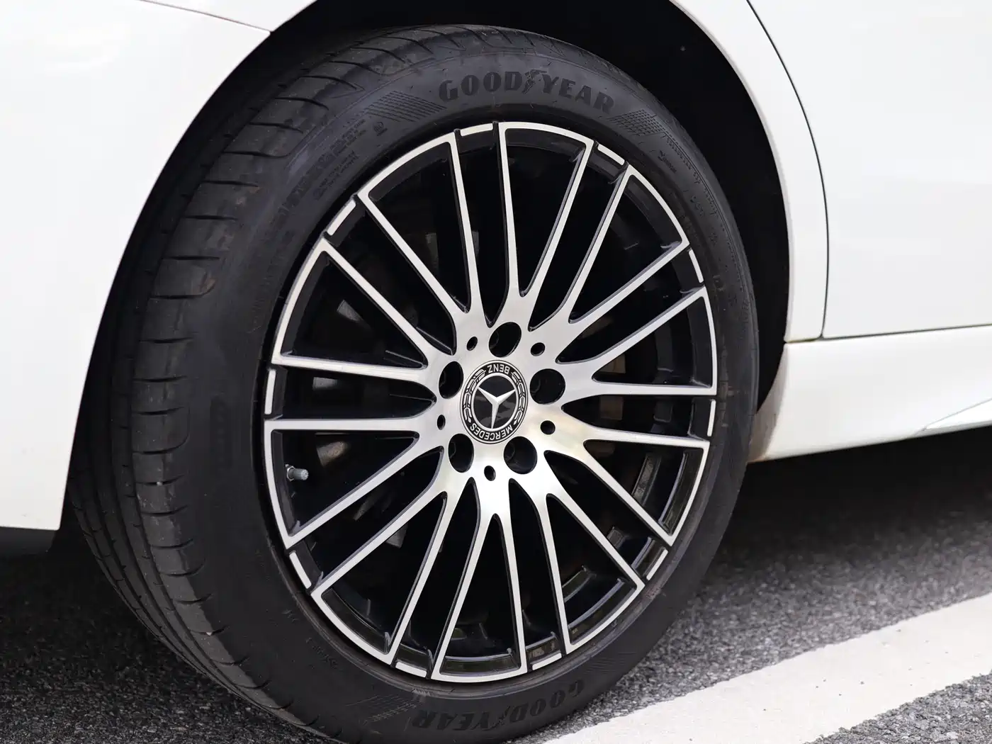 Mercedes-Benz C-Class 2024 C 260 L Sport фото 40