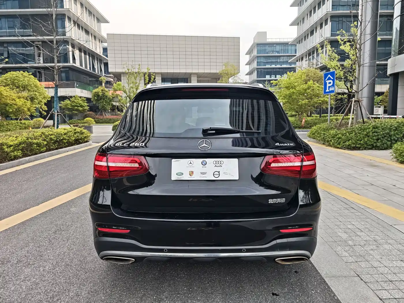 MERCEDES-BENZ GLC