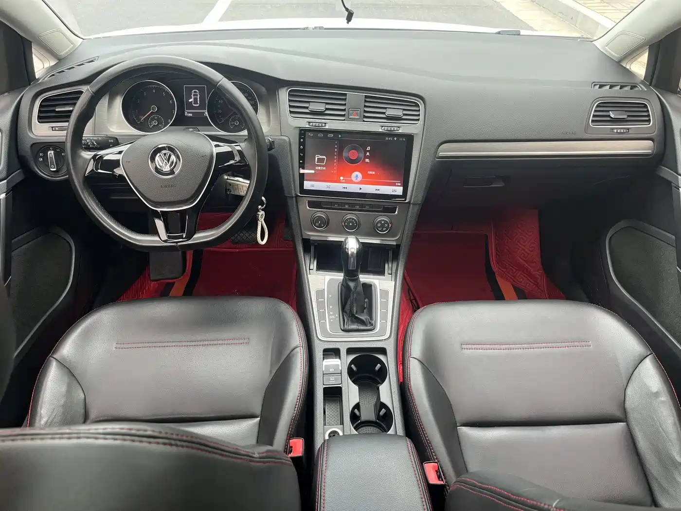 Volkswagen Golf 2016 1.6L Automatic Comfort фото 10
