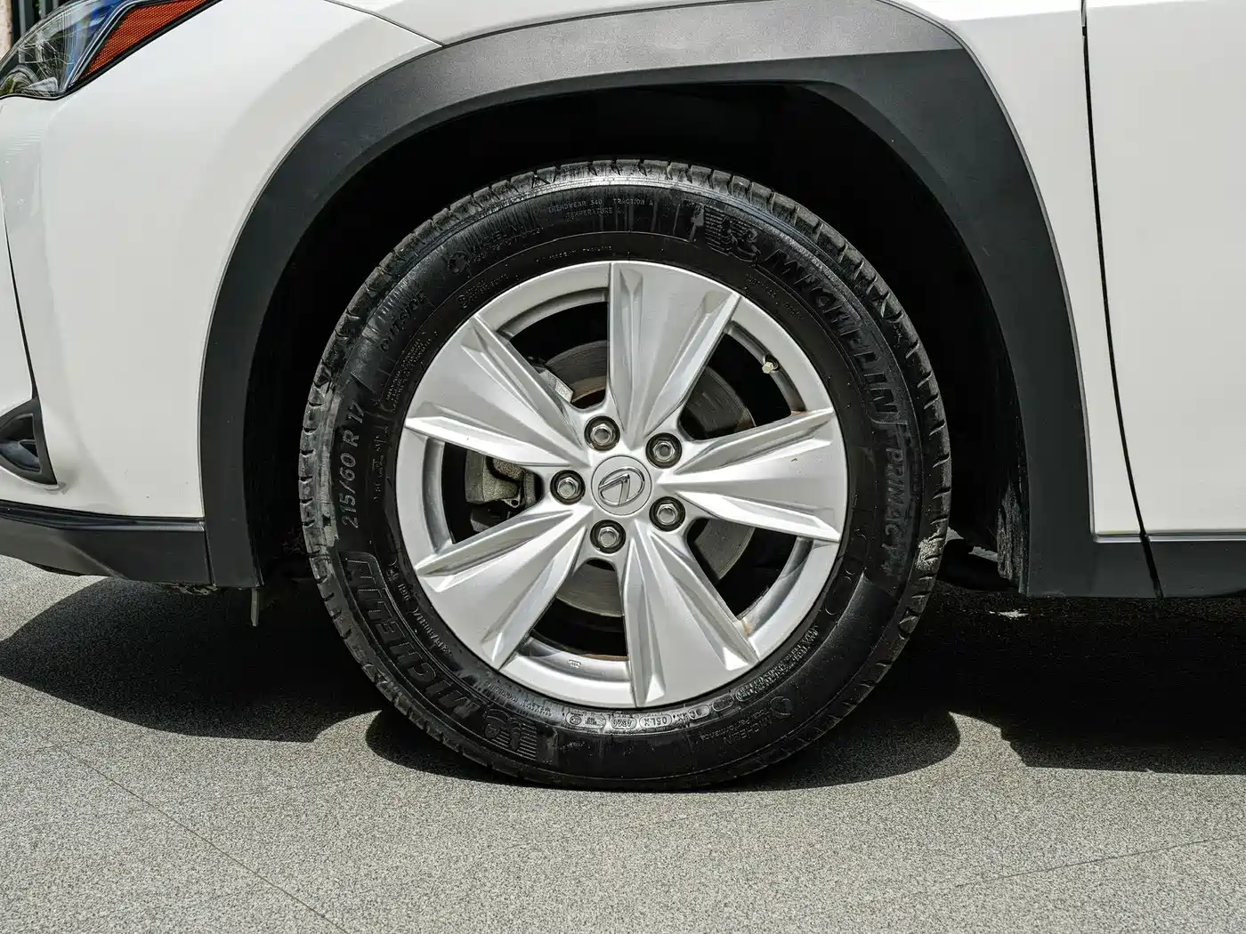 Lexus UX 2020 200 Special Edition фото 8