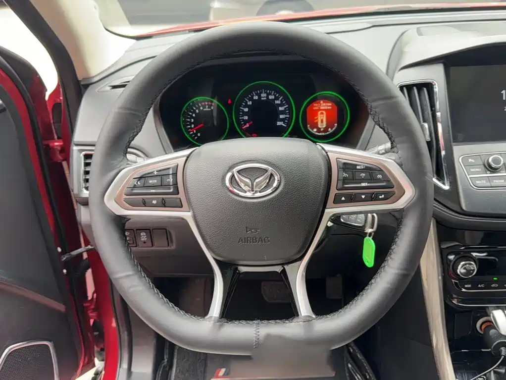 BAIC Huansu S5 2019 2017 1.3T CVT Luxury