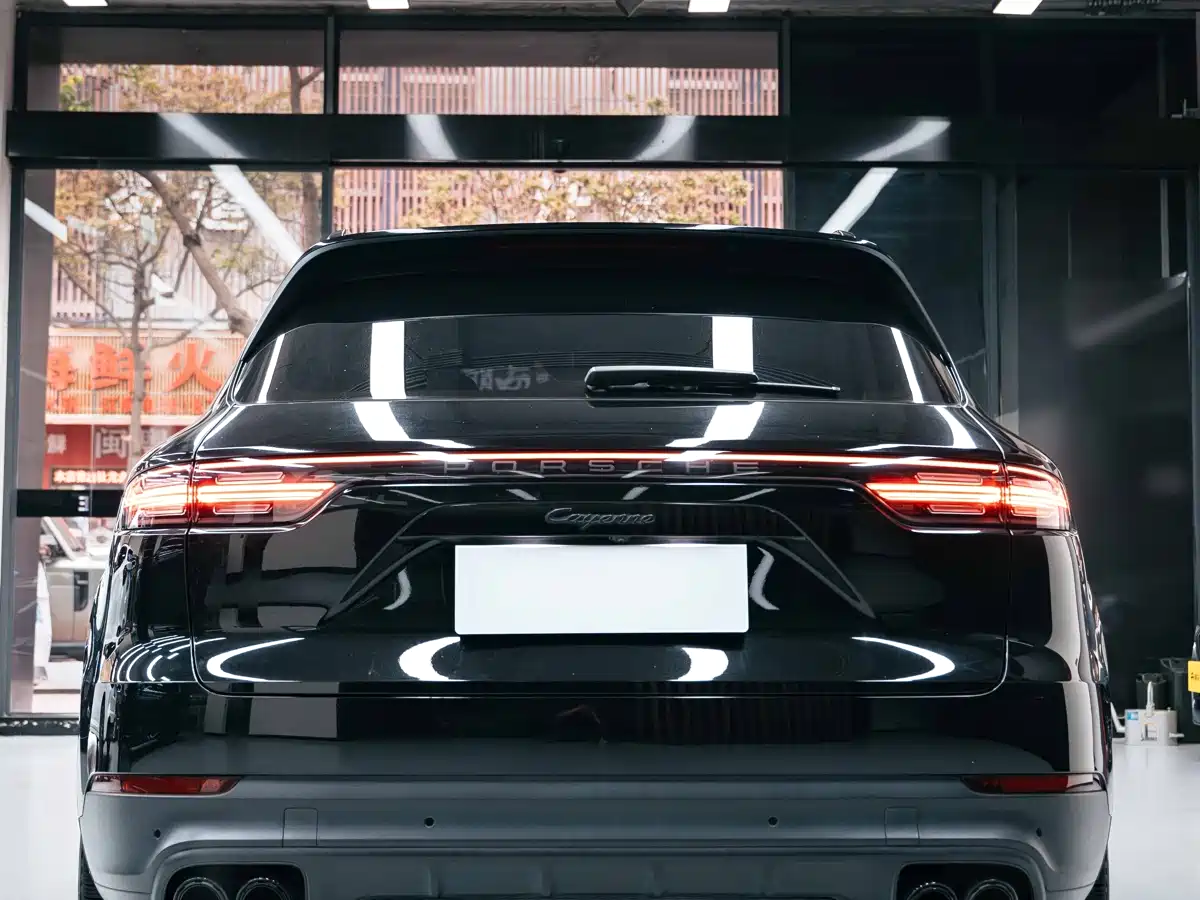 Porsche Cayenne New Energy 2023 Cayenne E-Hybrid 2.0T Platinum Edition фото 4