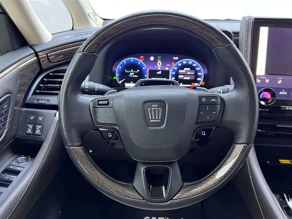 Toyota Vellfire 2024 Crown Hybrid 2.5L Executive Premium Edition фото 25