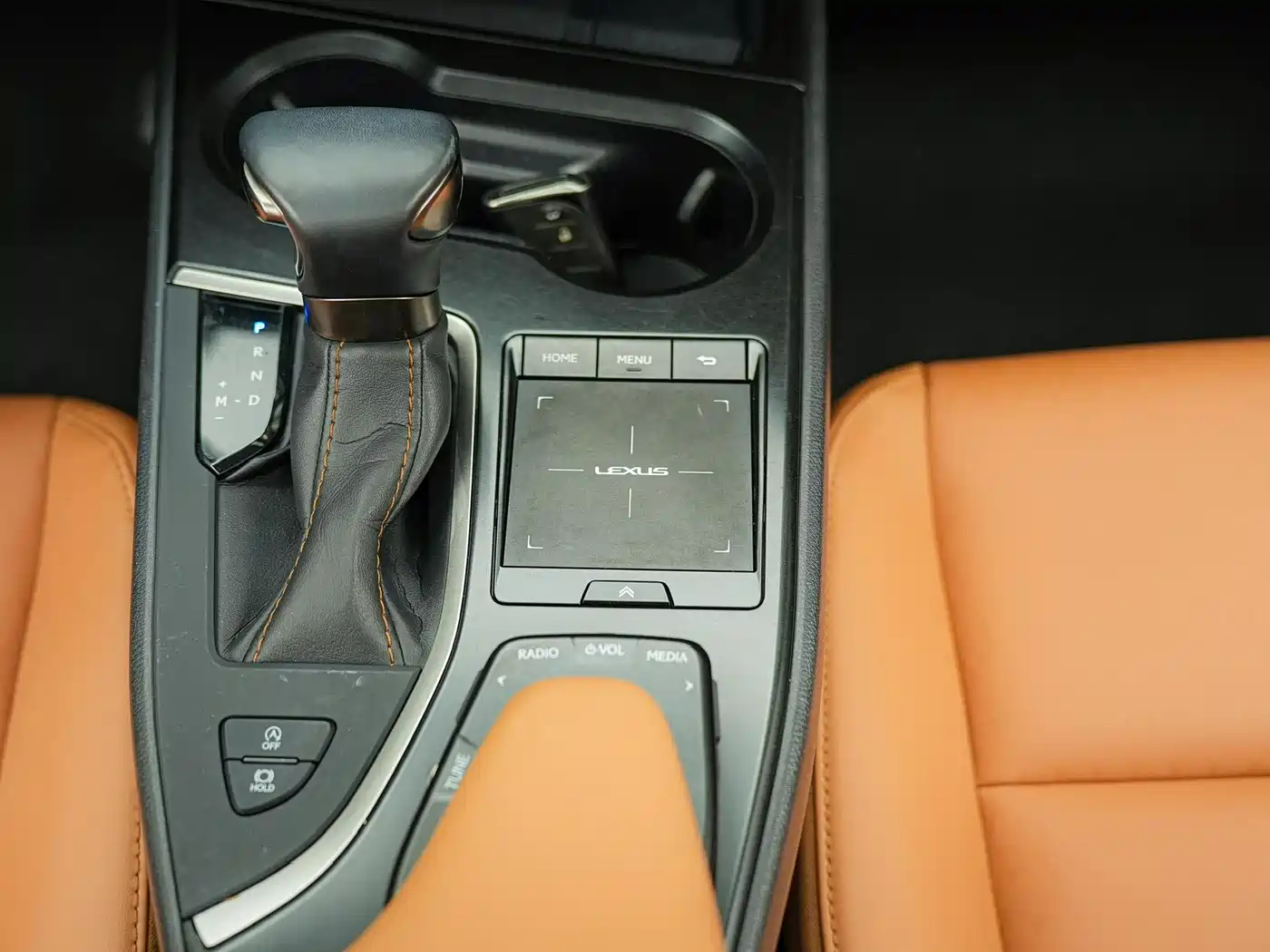 Lexus UX 2020 200 Special Edition фото 20