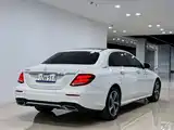 Фото 3 - Mercedes-Benz E-Class