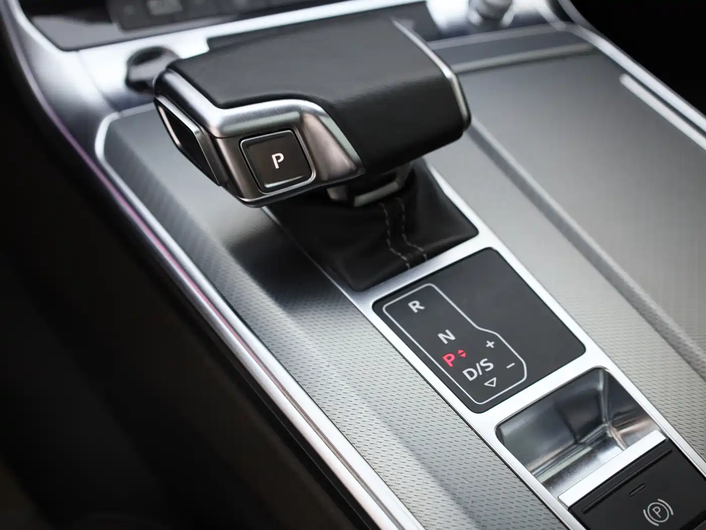 Audi A7L 2024 45TFSI S-line Dream Edition Crystal Package фото 18
