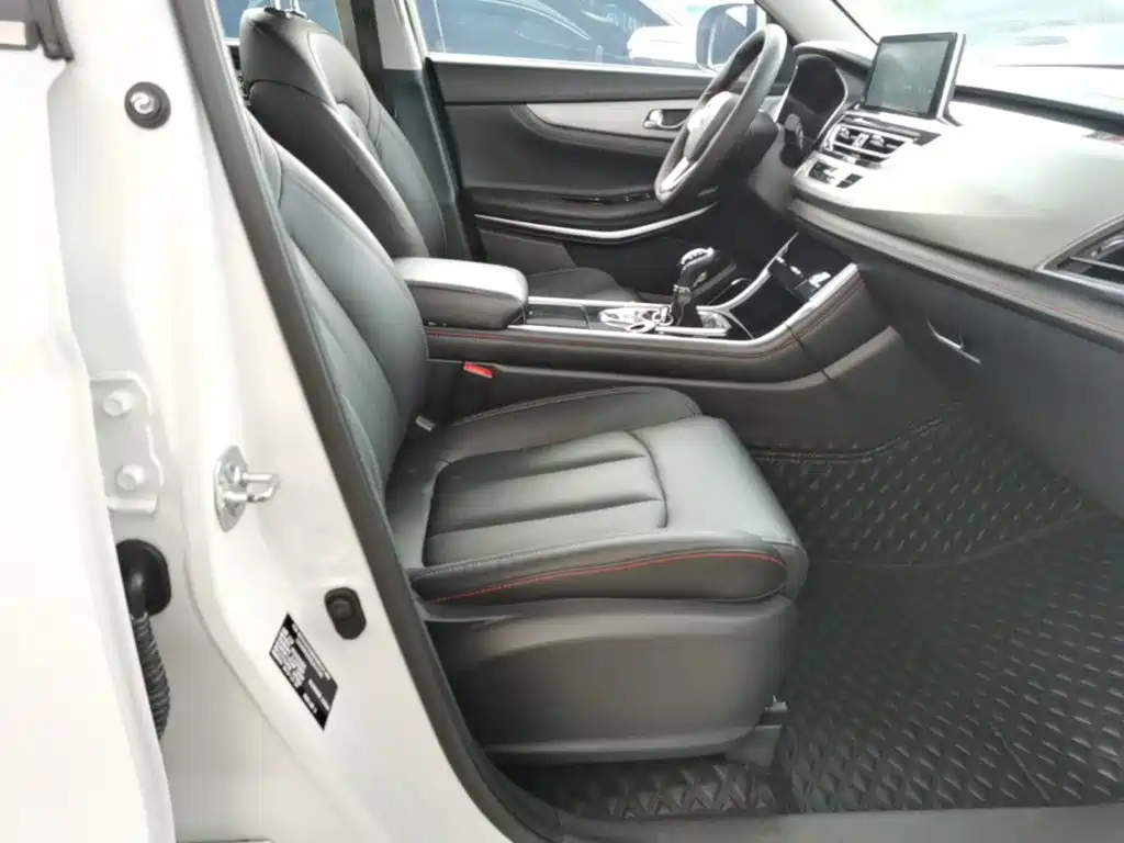 Photo 25 - Changan CS75