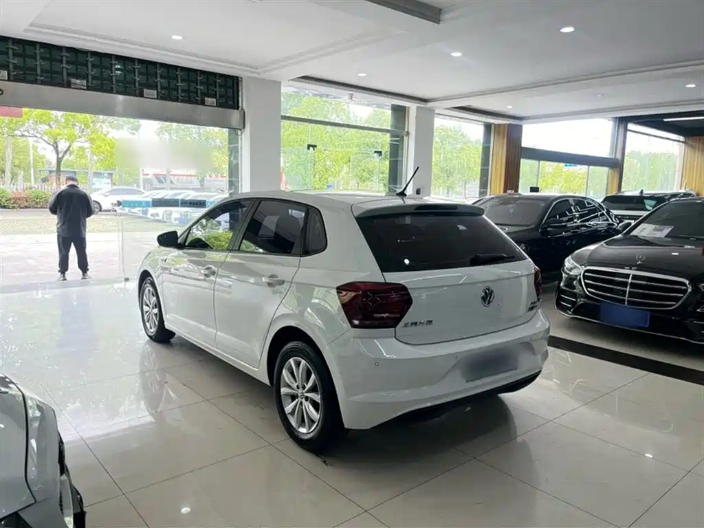 Volkswagen Polo 2019 Plus 1.5L Automatic Colorful Tech Edition фото 7