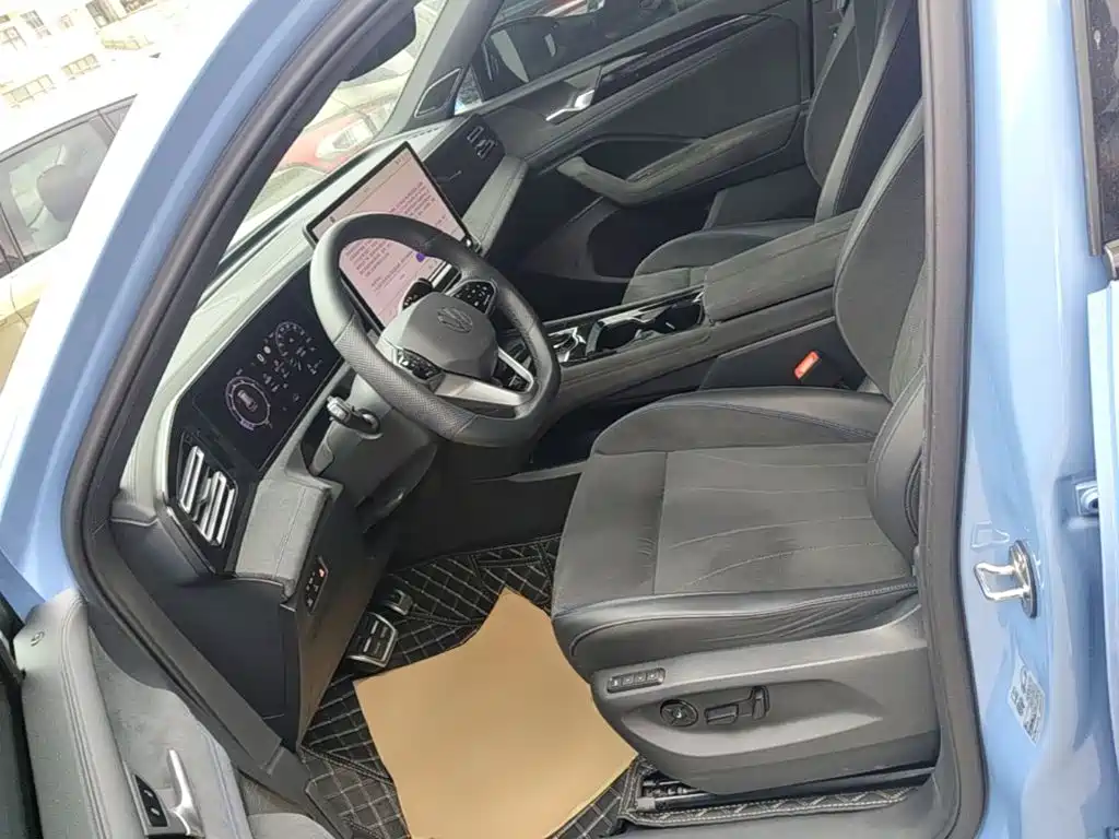 Photo 15 - Volkswagen Tiguan L