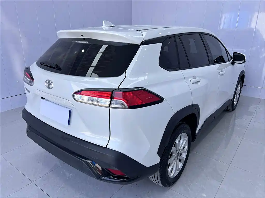 Toyota Frontlander 2023 2.0L CVT Elite Edition фото 5