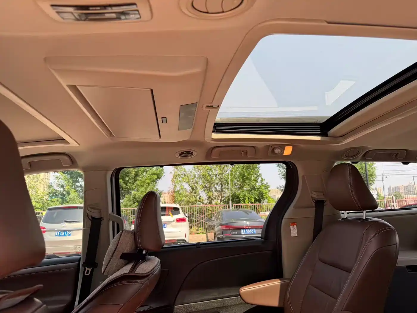 Toyota Sienna 2015 3.5L 4WD L фото 8